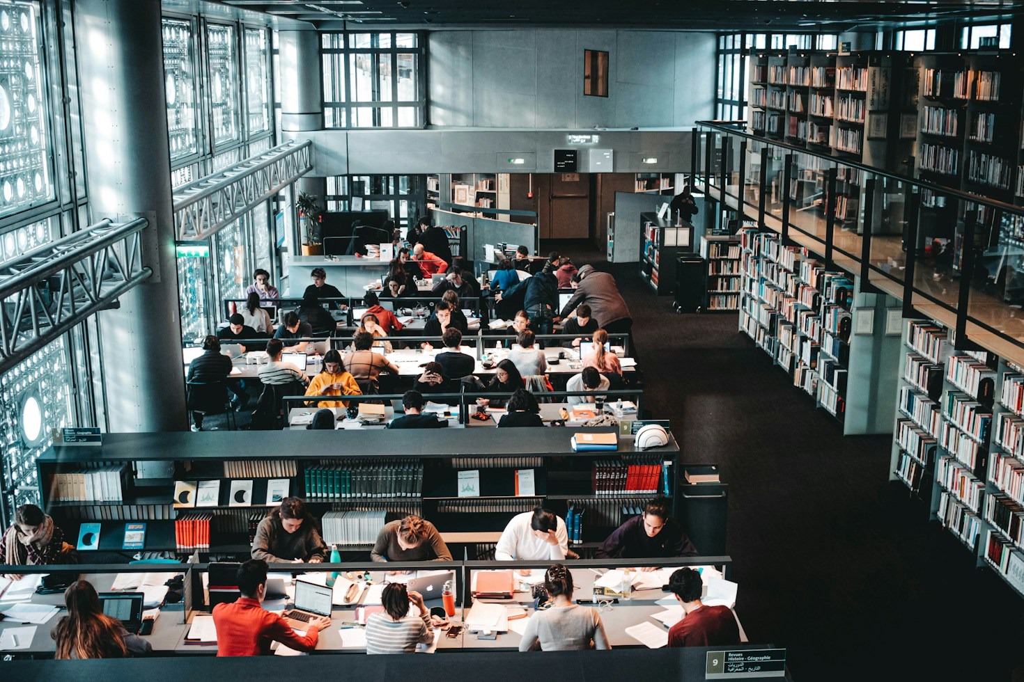 Ewolucja autorytetu: Jak technologia zmienia współczesne rządy
